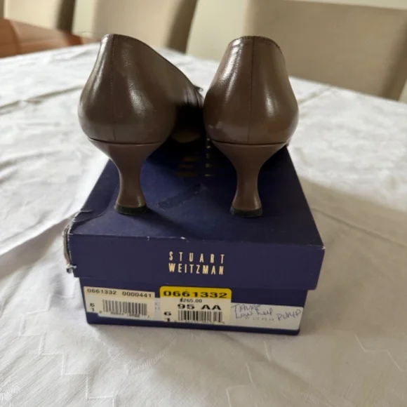 OFFERS-Stuart Weitzman 9.5 AA Leather taupe 3 inch heel shoe - Picture 3 of 12